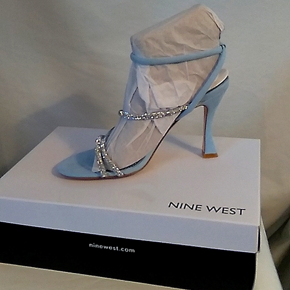 NIB Women's 9 1/2 M Nine West dressy heals in light blue suede with sparkles π - Picture 1 of 3